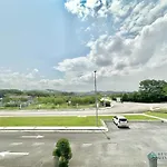 Landed Austin Homestay 11 Pax Ktv Mahjong Bbq Glenmarie By Stayrene