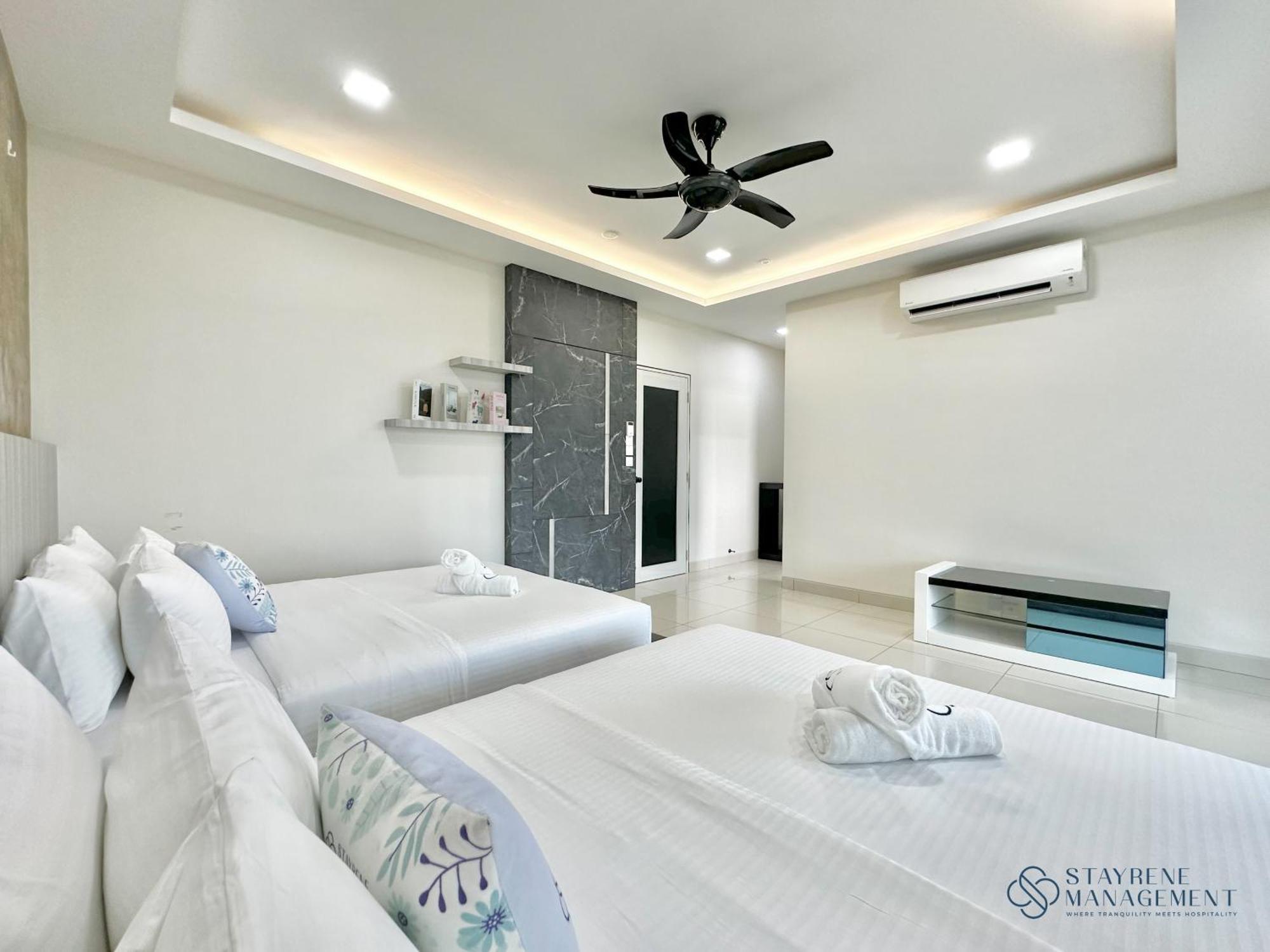 Holiday home Landed Austin 11 Pax Ktv Mahjong Bbq Glenmarie By Stayrene *