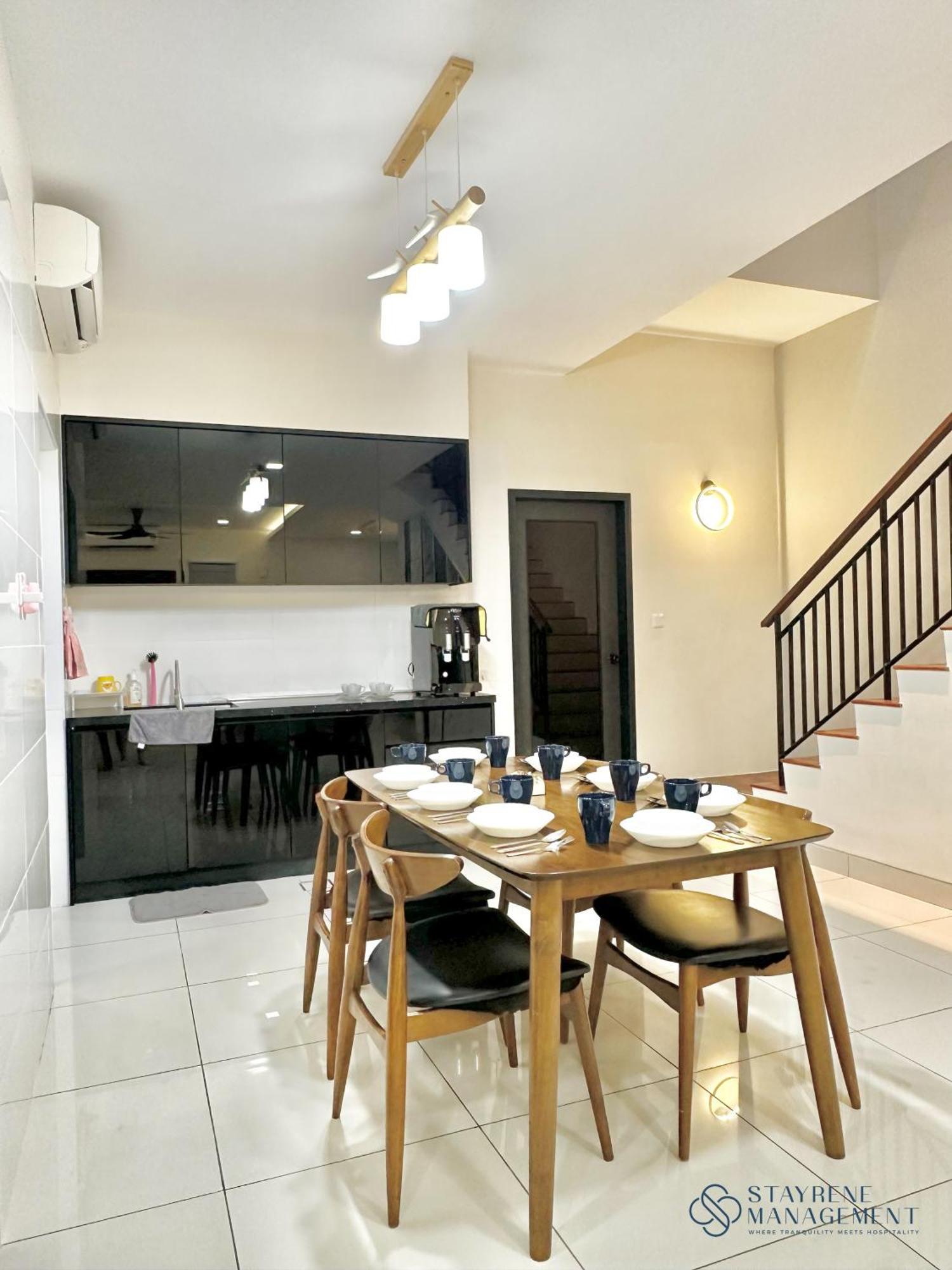 Holiday home Landed Austin 11 Pax Ktv Mahjong Bbq Glenmarie By Stayrene Johor Bahru